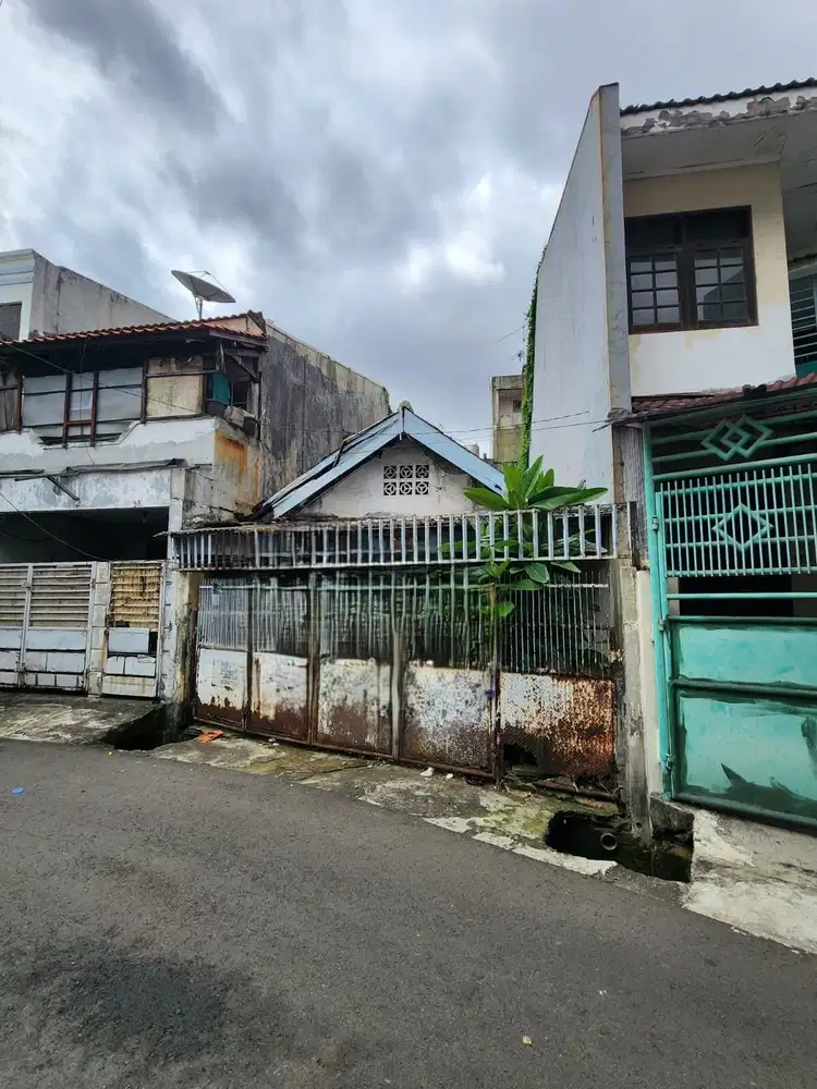 DIJUAL TANAH DENGAN BANGUNAN COCOK DIBANGUN TEMPAT TINGGAL DI TOMANG
