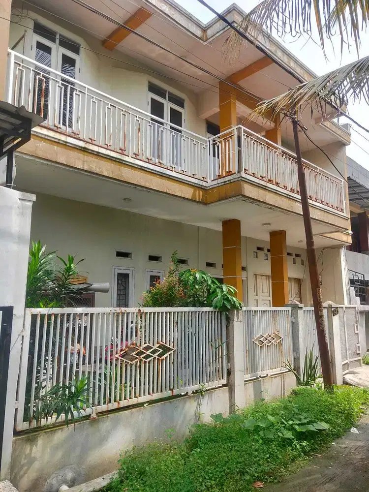 JUAL CEPAT RUMAH 2 LANTAI SIAP HUNI DI KOMPLEK GBA KABUPATEN BANDUNG