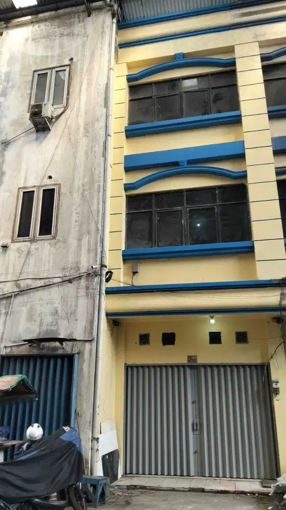 APARTEMEN 3LANTAI DI JAKARTA BARAT