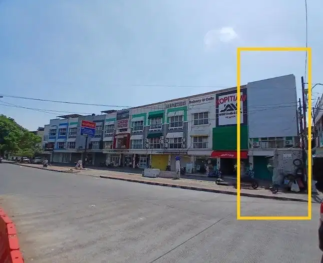 Disewakan  Ruko 3,5 Lantai di Kompleks Angsana Park, Rawajati Timur