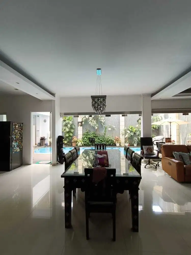 Rumah Lux dengan Swimpool di Komp. Nusa Hijau Permai, Cimahi