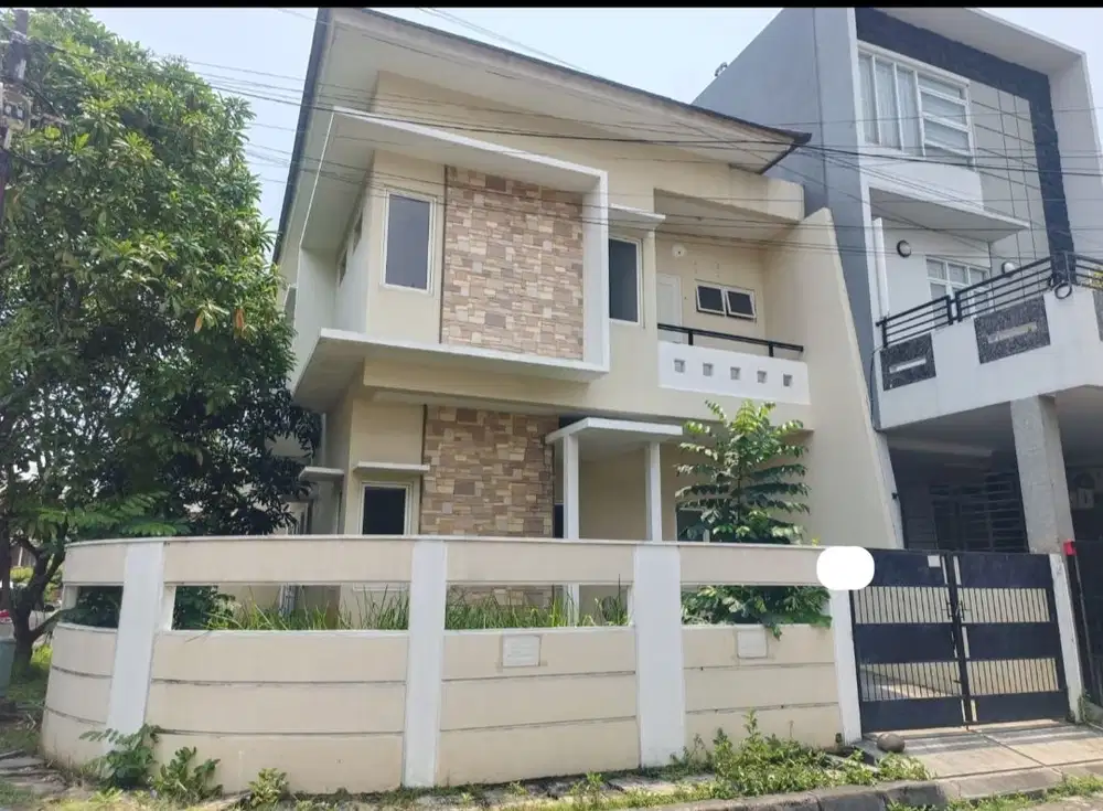 Disewakan Rumah 2 Lantai Hoek TSI Taman Semanan Indah, Jakarta Barat