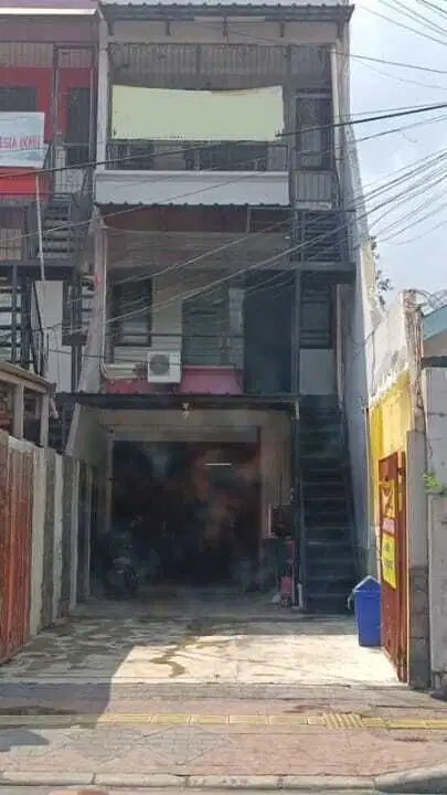 Ruko Strategis Dekat Kampus UI di Salemba Jakarta Pusat