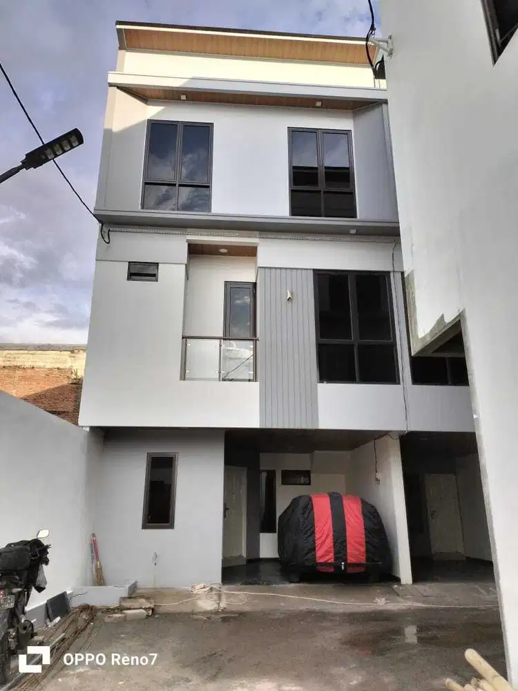 Rumah Hunian Asri 2 lantai di Sumur Batu