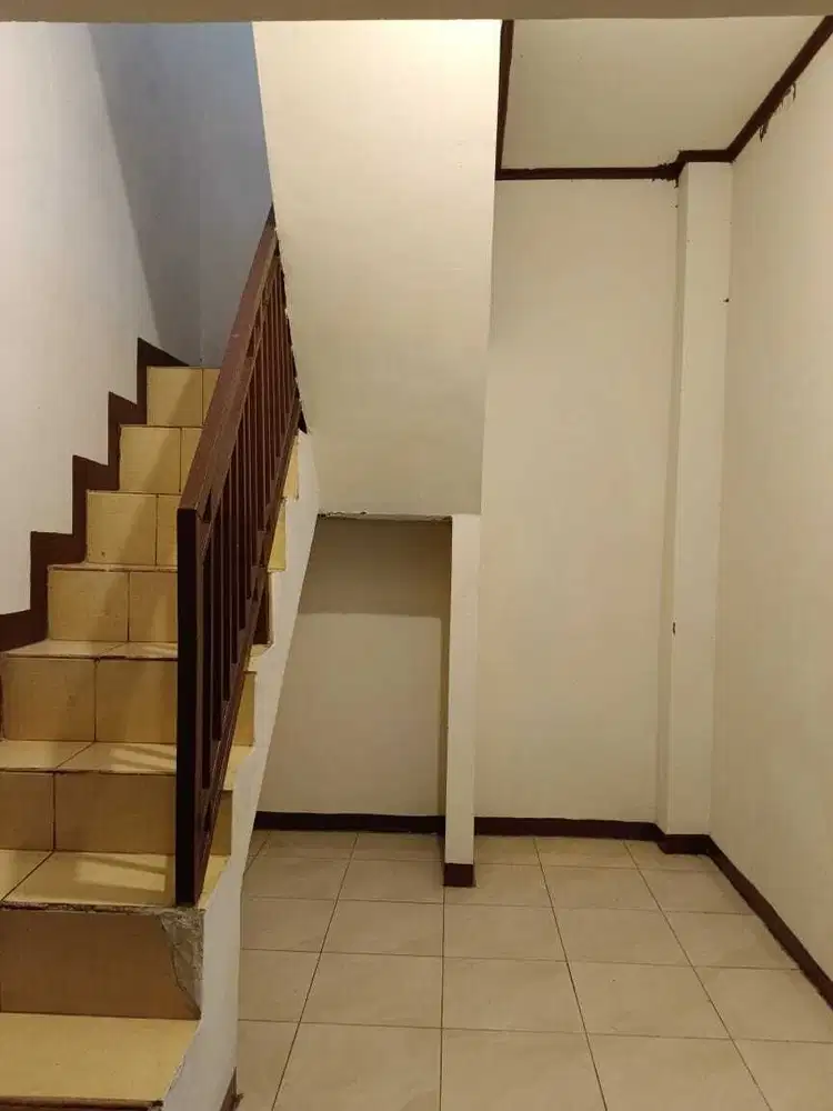 Disewa Rumah Asri  Di Jl Tebet Timur Jakarta Selatan