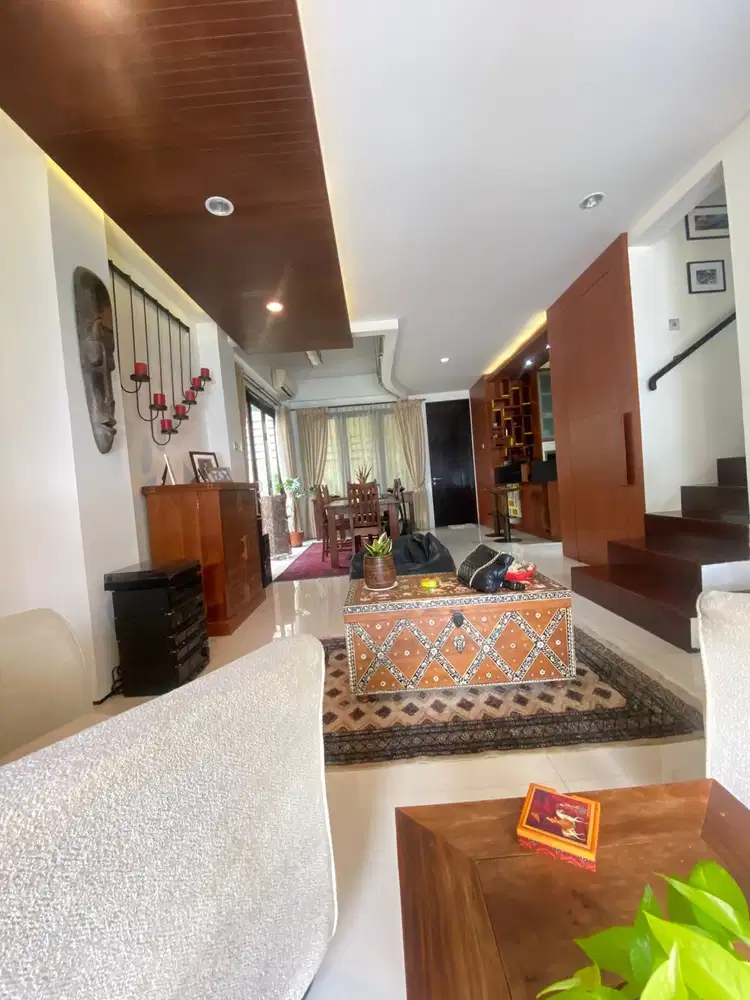 Disewa Rumah Modern dengan Interior Mewah Di Compound Tenang Ciputat