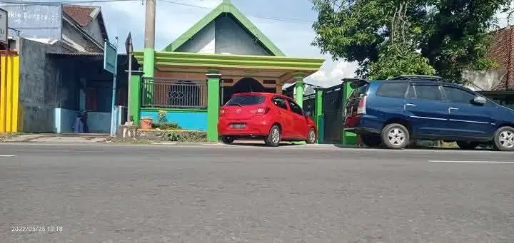 Jual murah rumah di  0 jalan raya Trowulan  Mojokerto.