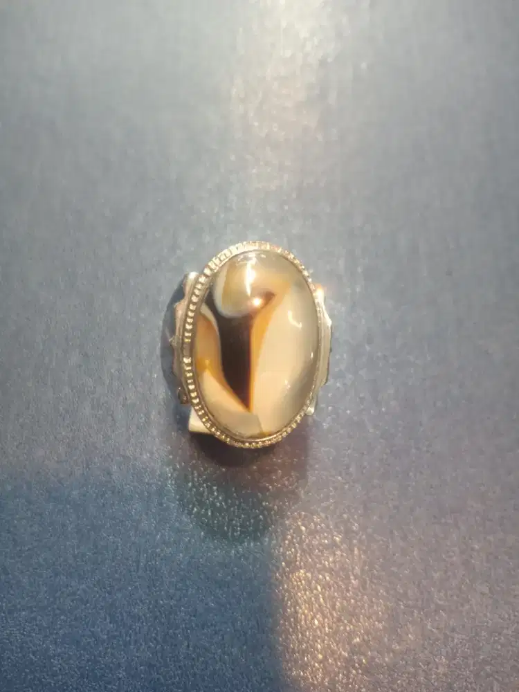 Batu akik kantong semar hitam