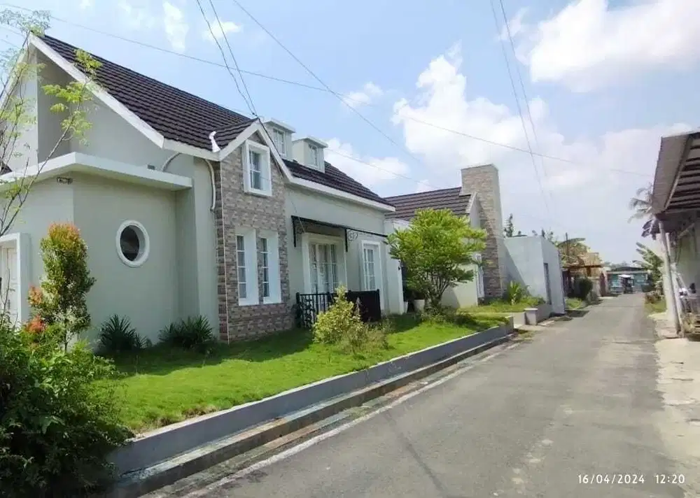 DIJUAL RUMAH MEDITERANIA FULLY FURNISHED, 2 MENIT RITA SOKARAJA