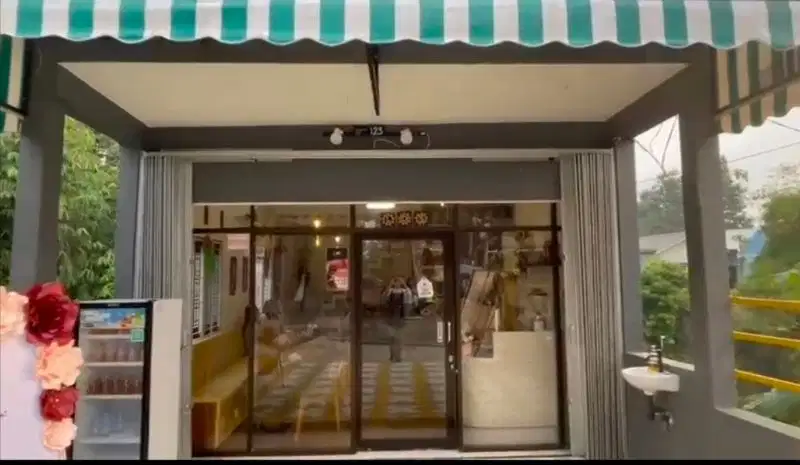 Dijual ruko. 4 lt+ 1 rooftop di Jl Raya Tajur