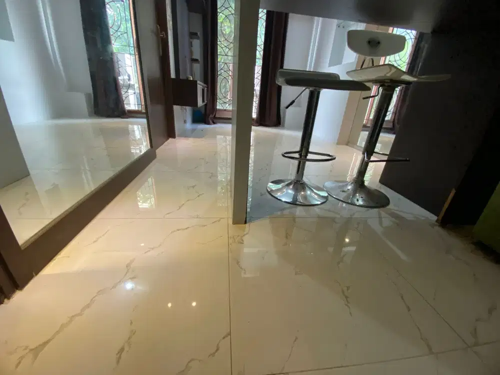 Dijual cepat Apartemen Puri Park View,Hoek, 2 BR, lantai Rendah.