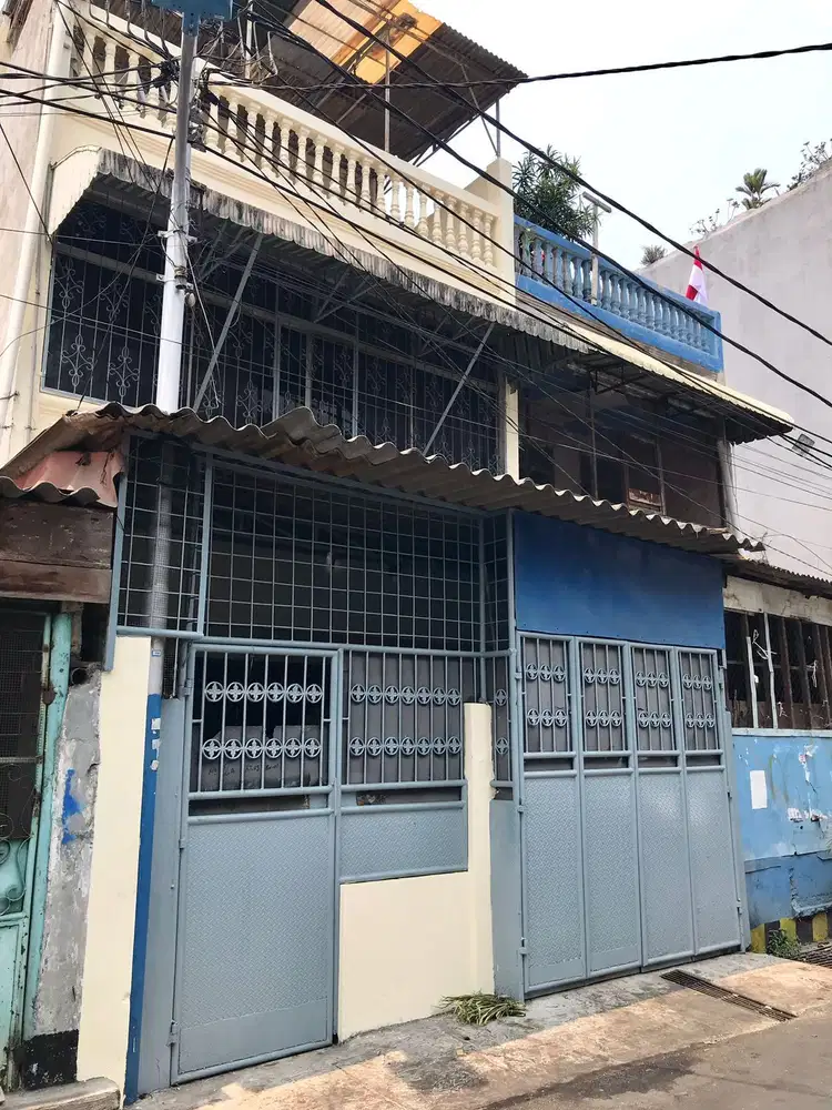 Rumah Tambora Tanah Sereal 3 Tingkat Row 2 Mobil Siap Huni NEGO