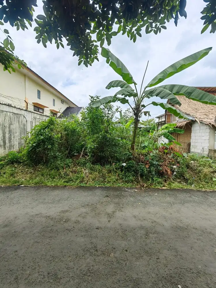 Tanah kosong kompleks GOR Purwokerto