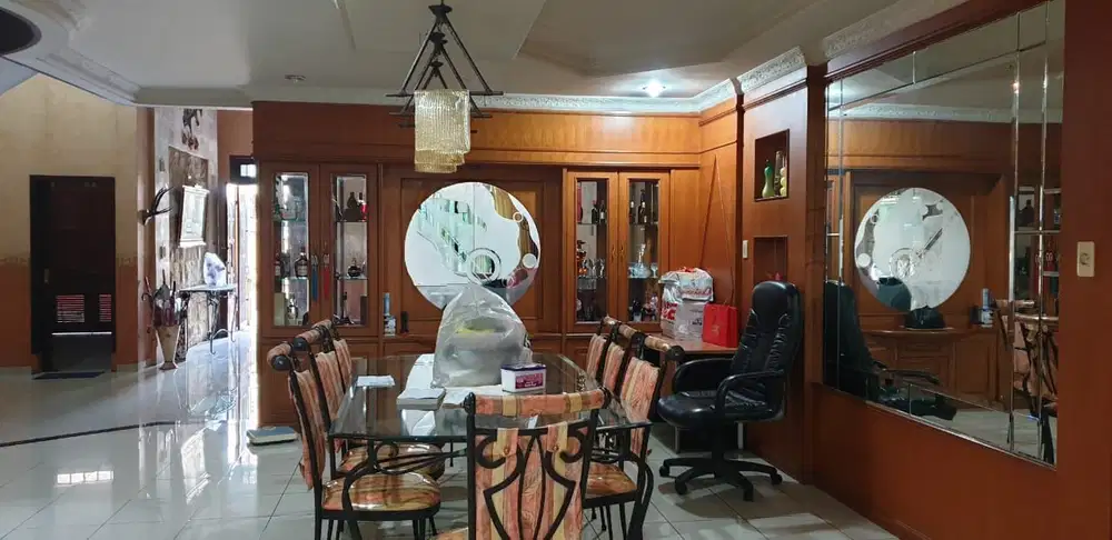 Villa di Jalan Kalimantan ( Sumatera )