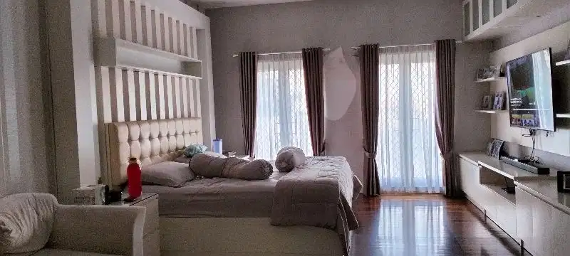 Di sewakan rumah town house cantik di Pademangan, Rajawali.