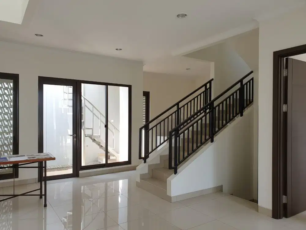 Disewakan Rumah Siap Huni di Cluster Cynthia Summarecon