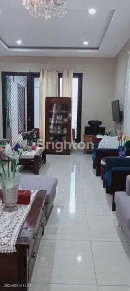 TOWN HOUSE 2 LT STRATEGIS DI PONDOK LABU JAKSEL