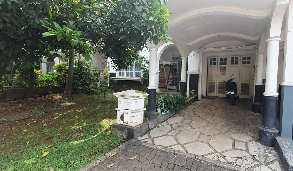 disewakan rumah semi furnish di legenda wisata cibubur