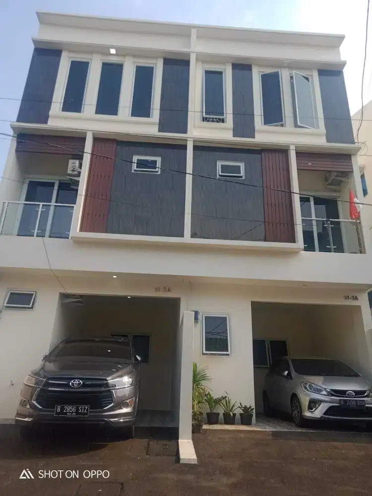 Dijual Rumah Baru Minimalis Modern 3 lantai di Cempaka Putih Jakarta