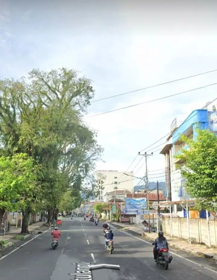 Dijual gedung dan tanah lokasi strategis eks Bank di Jln Sam Ratulangi