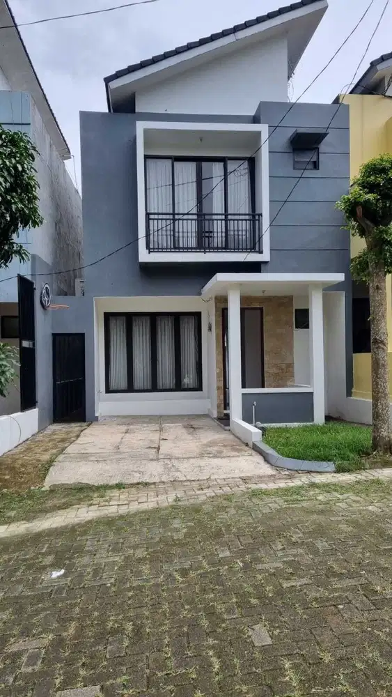 RUMAH CANTIK 2 LANTAI SANGAT NYAMAN SIAP HUNI LINGKUNGAN ASRI