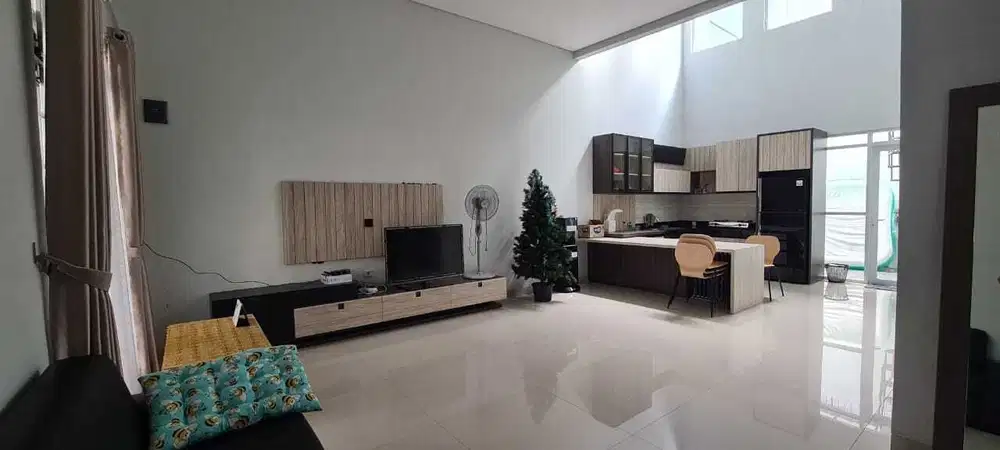 Disewakan Rumah Baru Singgasana Pradana Mekarwangi Bandung