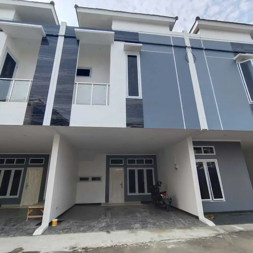 Rumah Mewah 2Lantai SHM Matraman Jakarta Timur