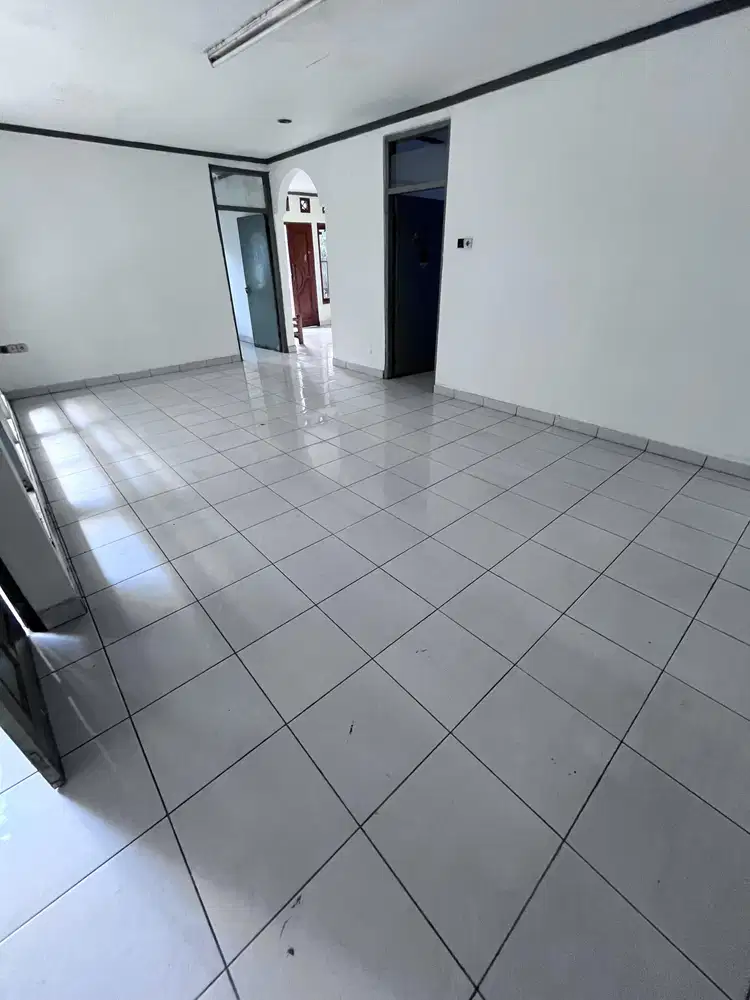 Dijual rumah di komplek Pharmindo