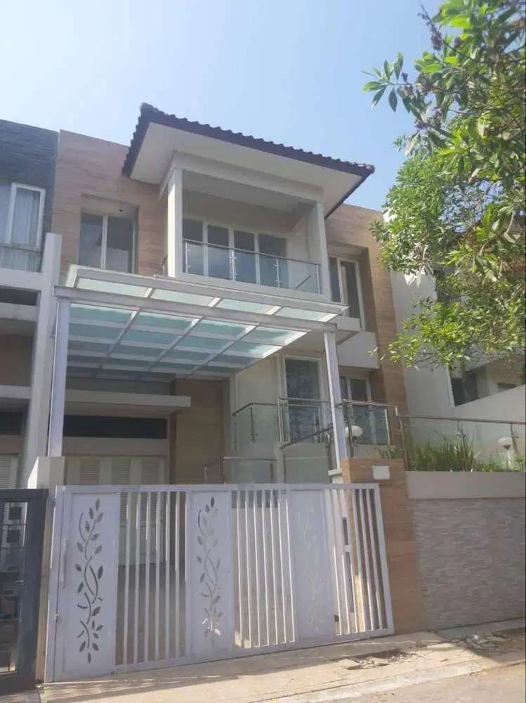 Rumah Di Salah Satu Perumahan Mewah green Royalle, Candi Golf Semarang