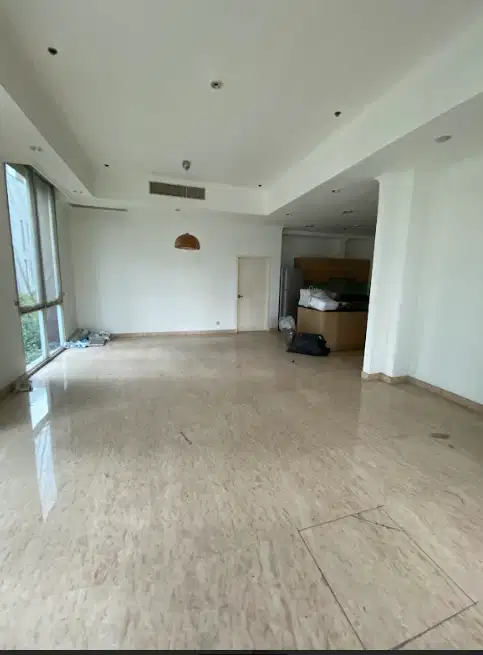 DIJUAL  Townhouse , 3BR + 1, Lavender Tower Terlerak di pusat Jakarta