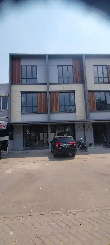 disewakan ruko baru 3 lantai di legenda wisata cibubur