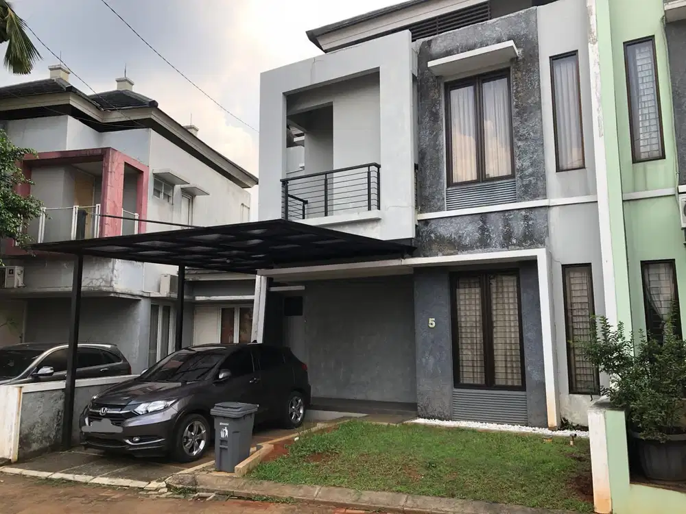 DISEWAKAN Townhouse BINTARO pet friendly semi furnished, tangerang