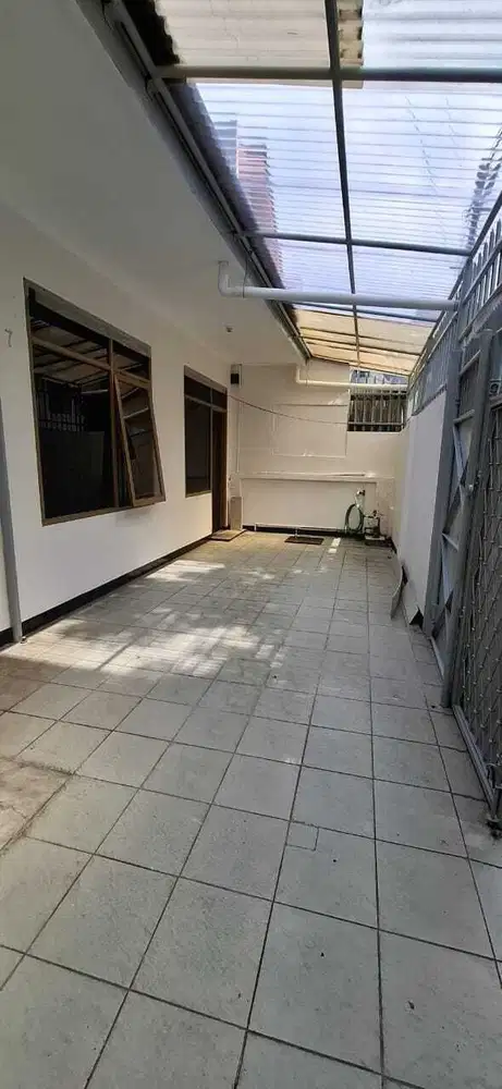 Disewakan Rumah di Pusat Kota Bandung daerah sayap pasirkaliki