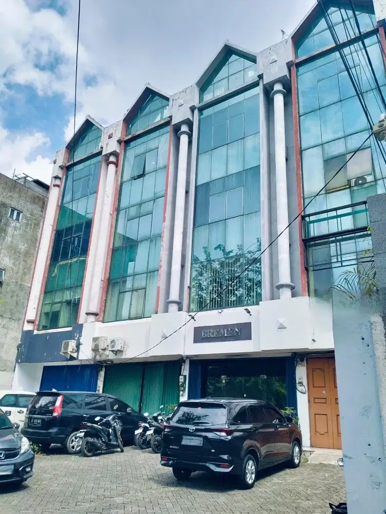 Ruko Siap Huni Akses Jalan Raya Utama di Jl Abdullah Syafei