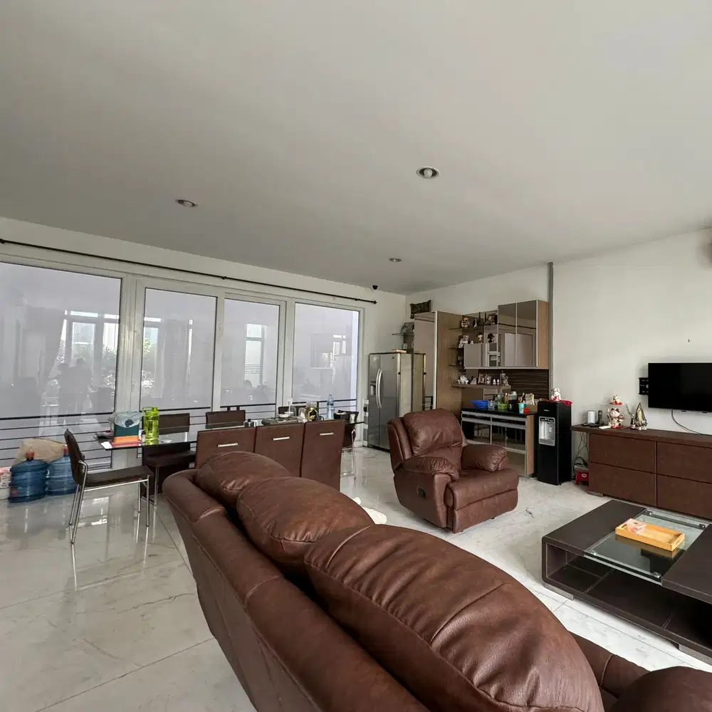 Jual murah rumah springhill townhouse kemayoran 8x15