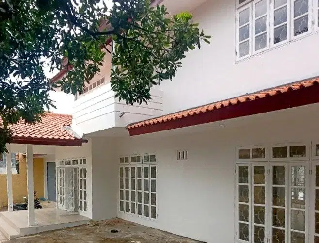 Dijual Rumah Klasik Bagus Siap Huni di Kalibata, Pancoran