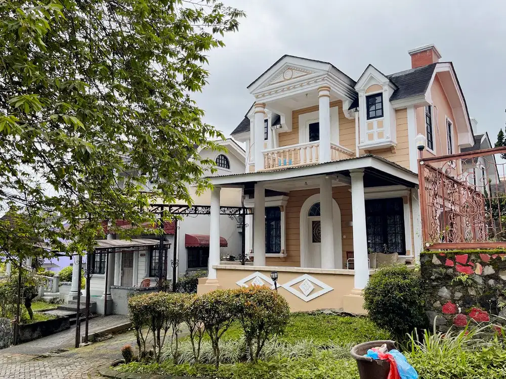 Villa Nyaman 2 Lantai – Desain Modern &amp; Lokasi Tenang