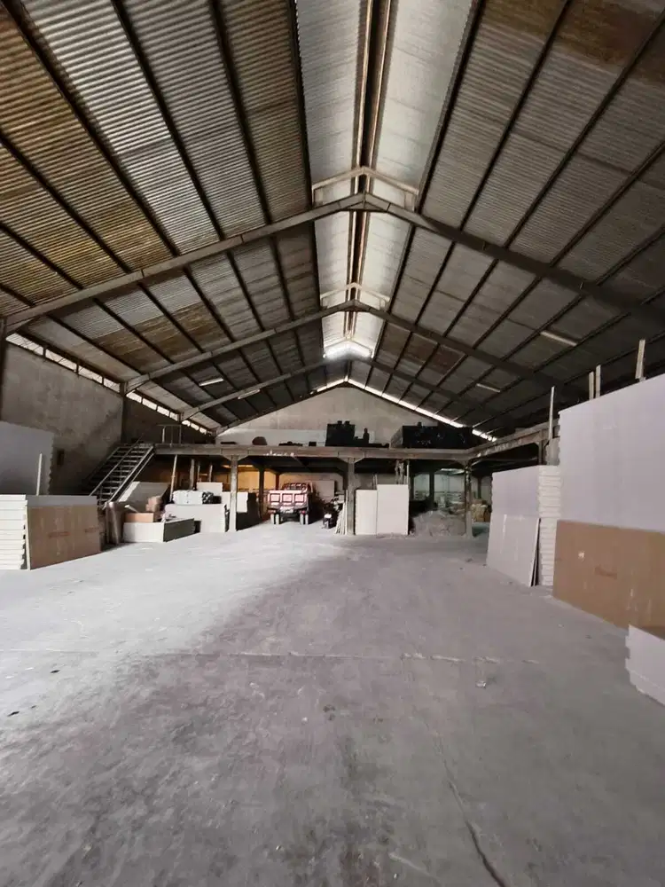 GUDANG ADA KANTOR PONDOK PINANG DEKAT PONDOK INDAH JAKARTA SELATAN