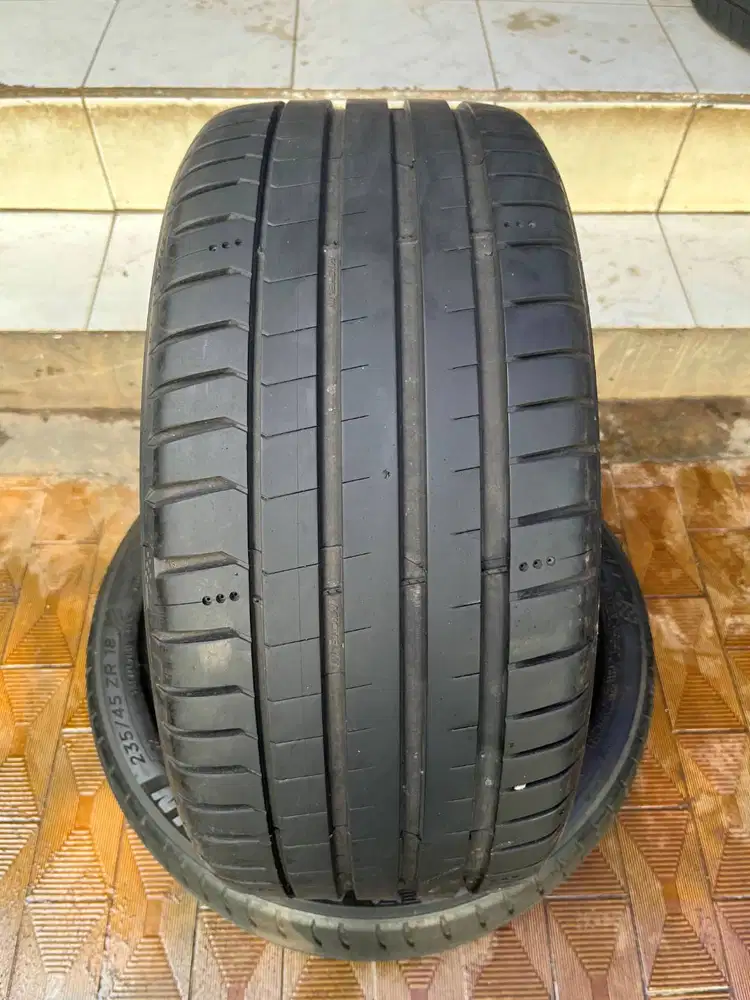 Ban Michelin Pilot Sport 5 235 40 r18 1Pcs
