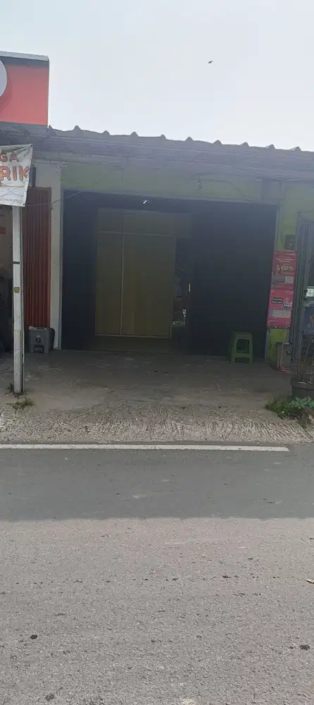 Di sewakan kios  pinggir jalan ,harga murah di cister