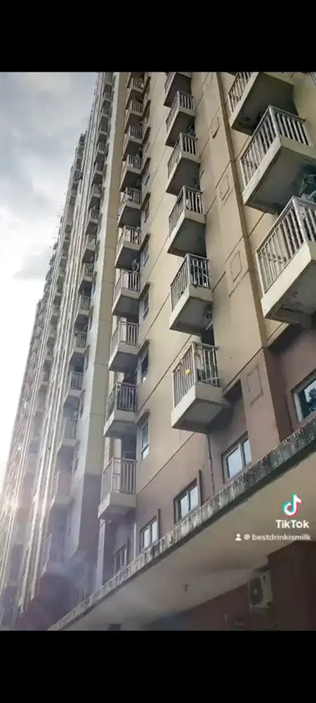 Apartemen di Green Lake City Puri Kembangan Jakarta Barat jual BU