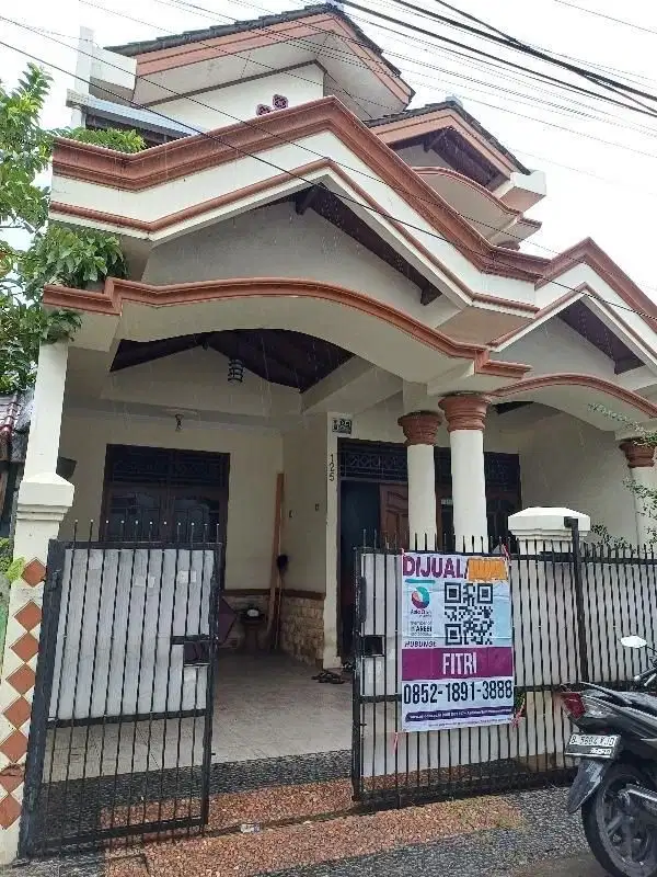 dijual rumah 2 lantai siap huni di Rawalumbu Bekasi