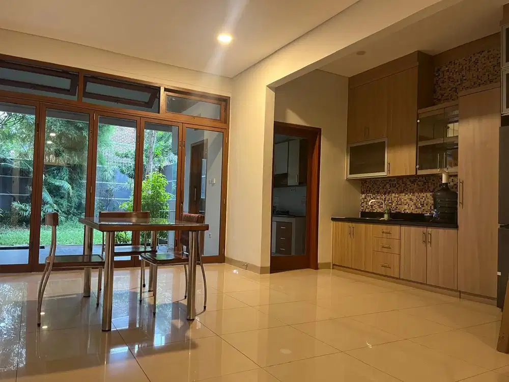 Disewakan Rumah di Kompleks Istana Regensi 2