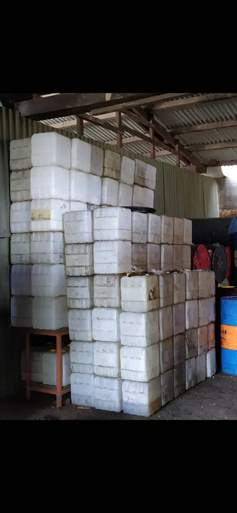 Jerigen bekas minyak goreng uk 18 liter