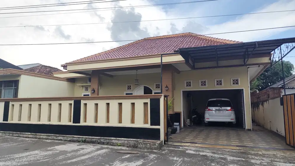 Dijual Rumah Cantik Plus Usaha Laundry Jalan Sukabangun 2 Palembang