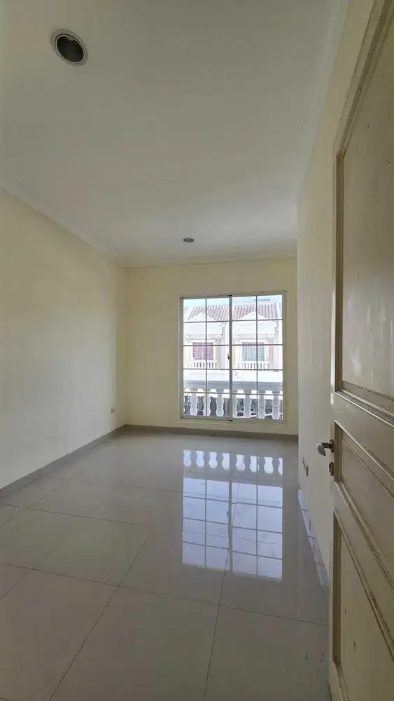 Sewa Rumah Termurah Green Lake City  West Europe