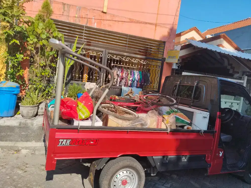 Rombeng barang bekas menerima borongan