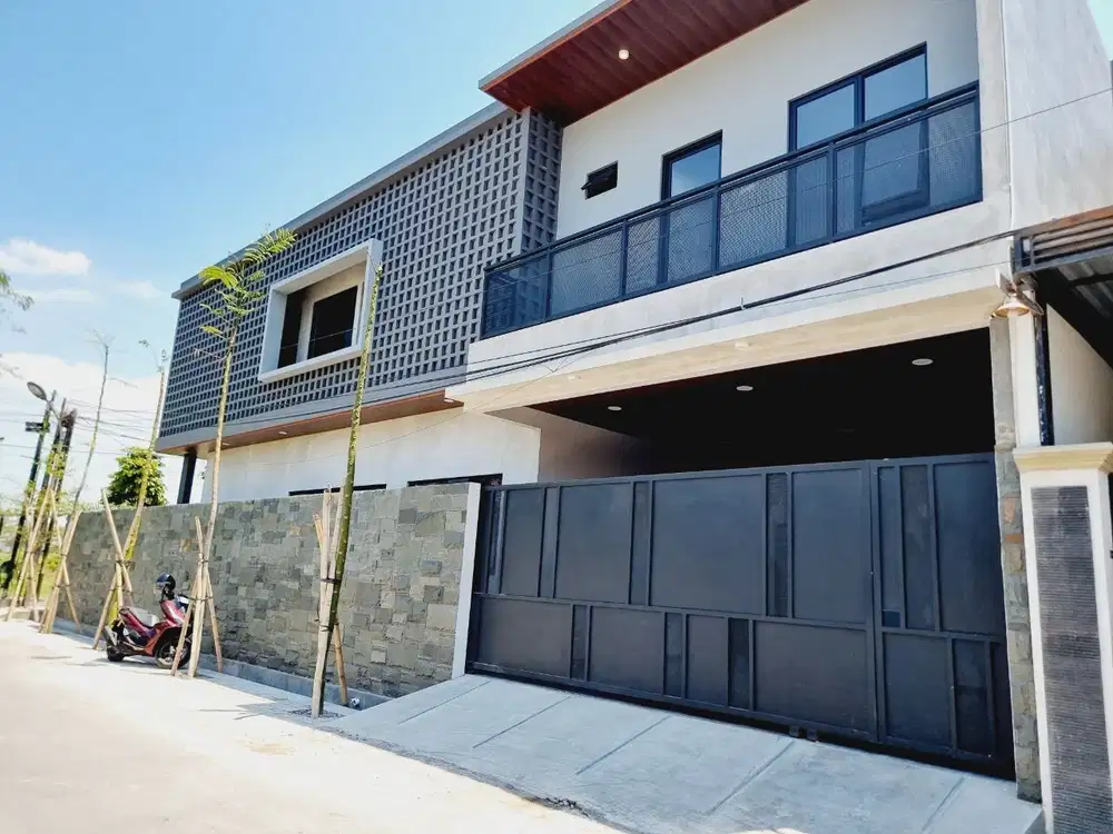 Rumah mewah di perumahan sumber Banjarsari solo