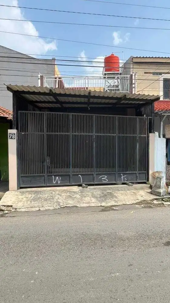 TEGAL RANDUGUNTING RUMAH 2 LANTAI STRATEGIS PINGGIR JALAN JUAL MURAH