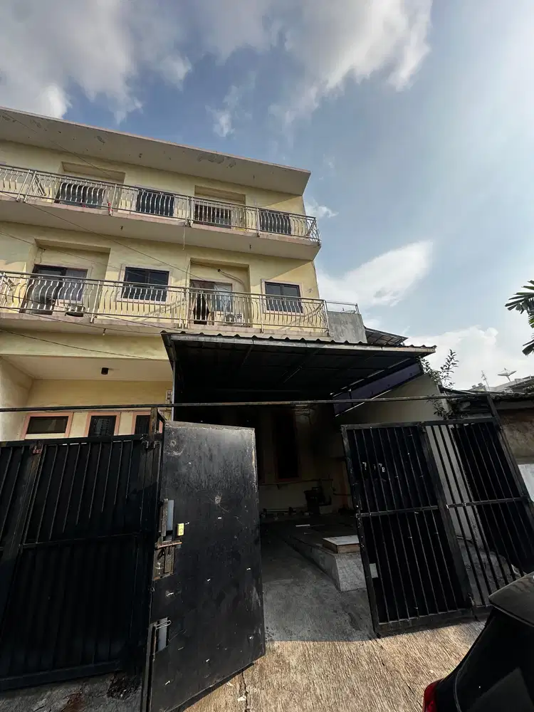 RUMAH 3 Lantai 4 Kamar AC Siap Huni Muara Karang